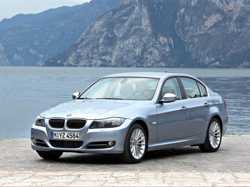E90