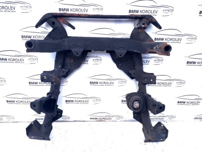 Подрамник передний BMW X3 E83  X3E83 31103415150