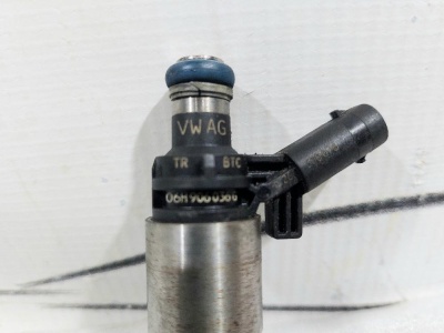 Форсунка инжекторная электрическая Octavia (A5 1Z-) 2004-2013; Tiguan 2007-2011    06H906036G