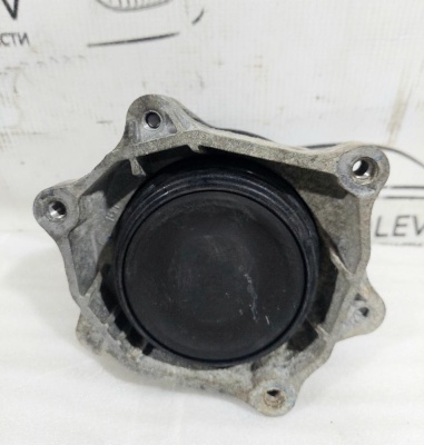 Подушка ДВС левая BMW 3 F30   F30 22116859411