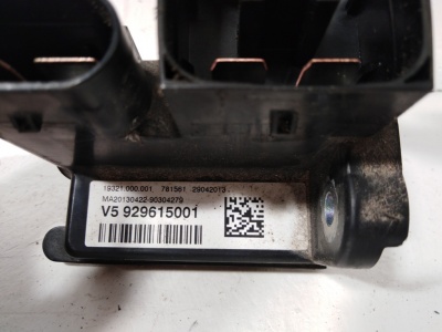 Распеределитель питания BMW 1  F20 61149225015