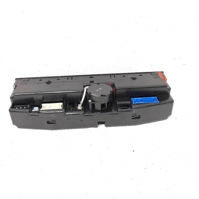 Панель управления кондиционером BMW 7 E38  64118369781